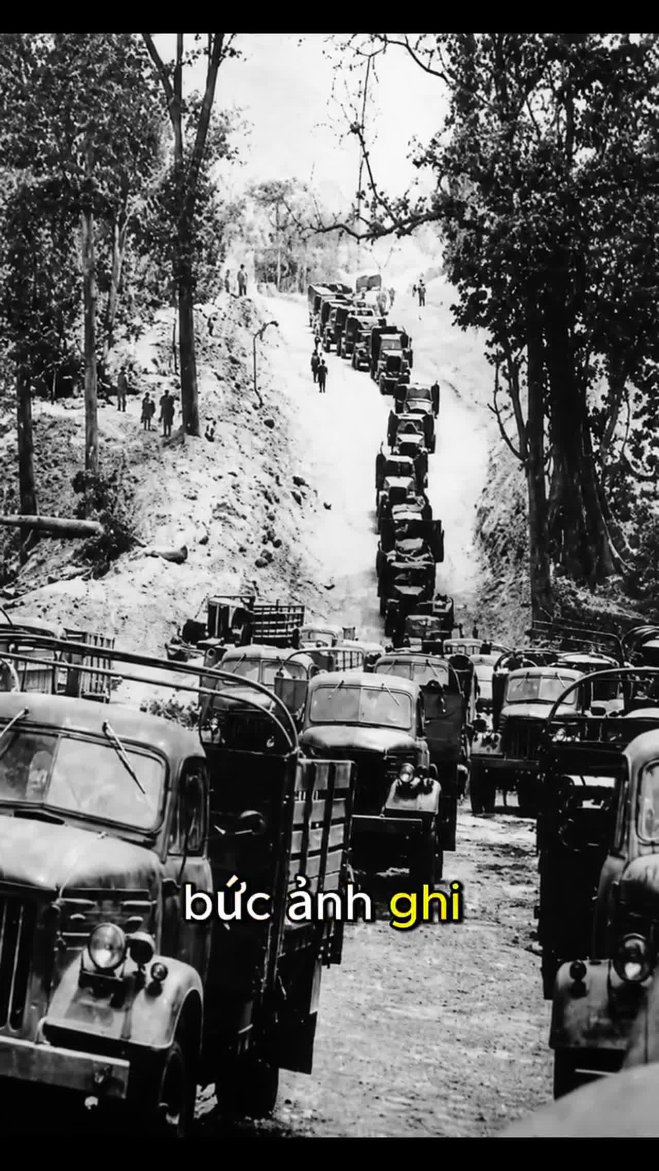 Hình ảnh biểu tượng nhất của lịch sử kháng chiến ở Việt Nam - đoàn xe vận tải vượt đỉnh Trường Sơn