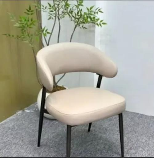 Ghế ăn gỗ bọc đệm